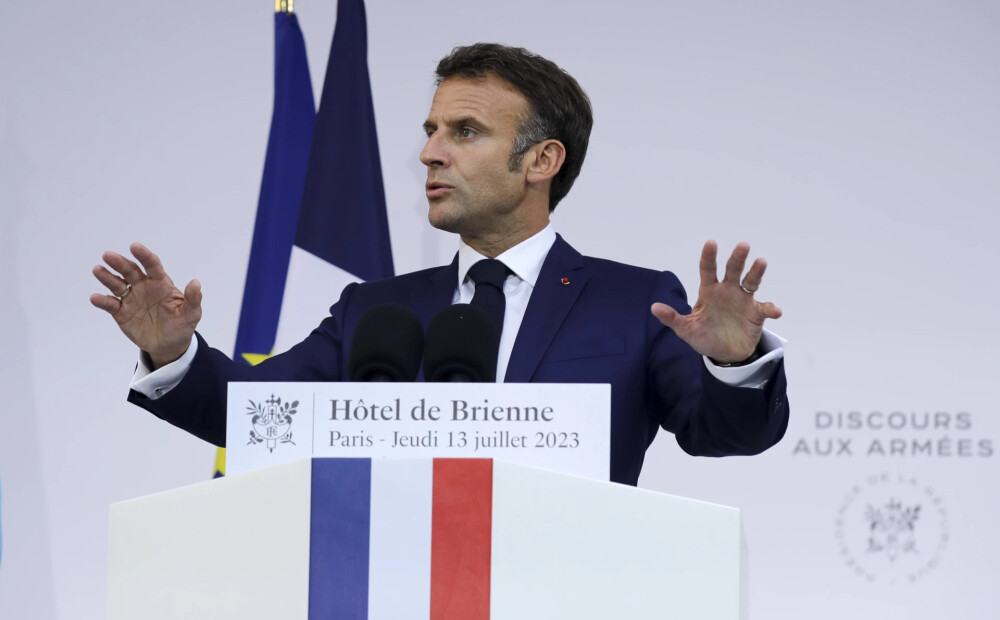 Makrons atvieglos referendumu rīkošanu Francijā; līdz šim tas bijis gandrīz neiespējami