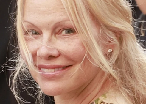 Pamela Andersone tagad izvēlas dabiskumu.