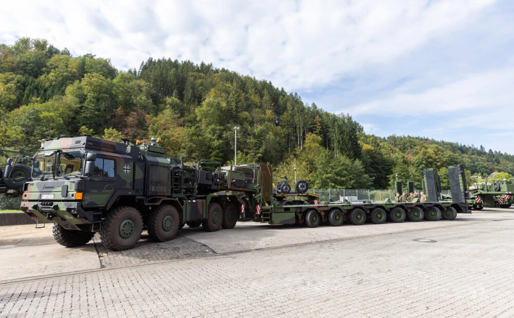 Igaunija un Latvija iegādāsies militāros transportlīdzekļus 693 miljonu eiro vērtībā

