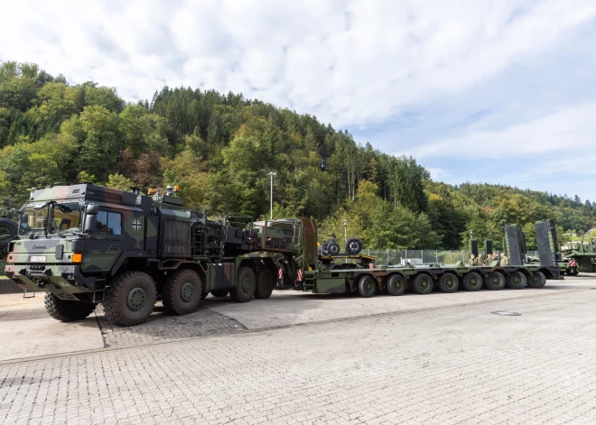 Igaunija un Latvija iegādāsies militāros transportlīdzekļus 693 miljonu eiro vērtībā