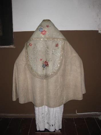 Saglabājamās vērtības - oriģinālais materiāls un izpildījuma tehnika, forma un dekoratīvais risinājums.