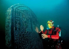 No jūras dzelmes izceļ jaunus Ēģiptes noslēpumus