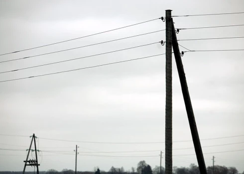 Visā Latvijā vietām traucēta elektroapgāde.