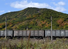 Analītiķi: Strauji pieaugusi kravas vilcienu satiksme starp Ziemeļkoreju un Krieviju

