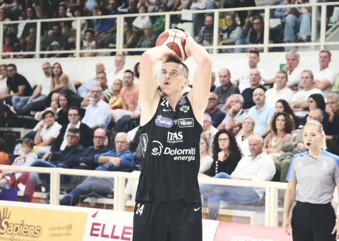 Gražulim astoņi punkti Trento uzvarā; Blumbergs rezultatīvs zaudējumā pret "Olympiakos"