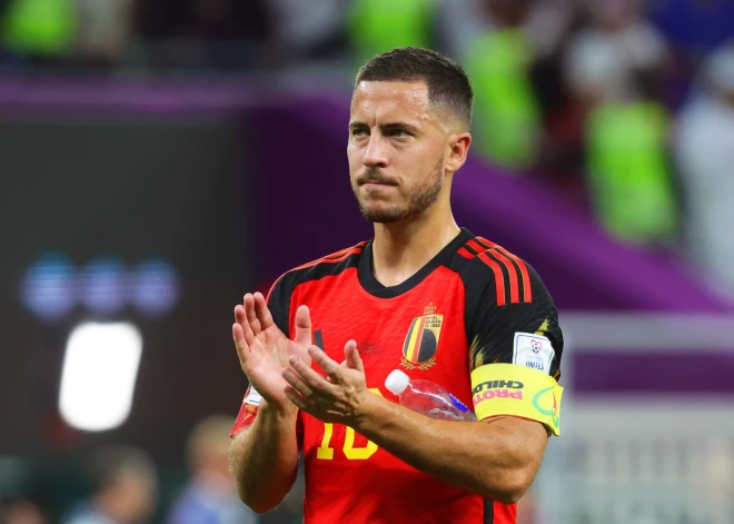 32 gadu vecumā karjeru beidz slavenais beļģu futbolists Edens Azārs