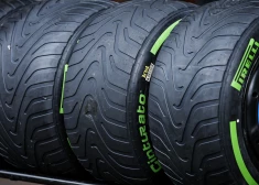 "Pirelli" riepas pirms F-1 sacīkstēm.