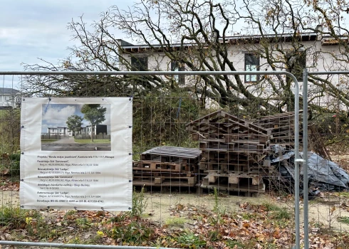 Tiesa liek nojaukt pie Mārupē nozāģētā dižozola uzbūvēto rindu māju