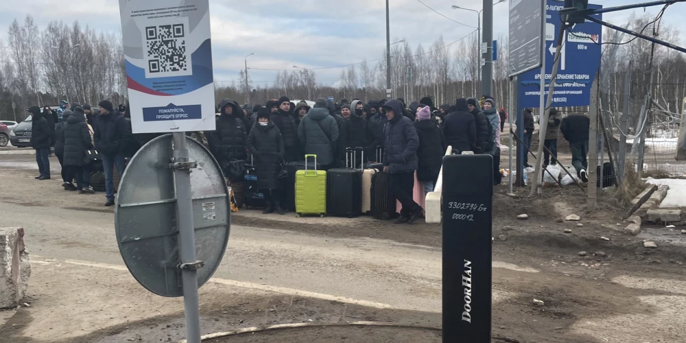 Krievija Eiropas Savienībā mītošiem ukraiņiem slēdz gandrīz visus ieceļošanas punktus; vienīgais atvērtais paliks uz robežas ar Latviju