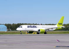 Самолет компании airBaltic.