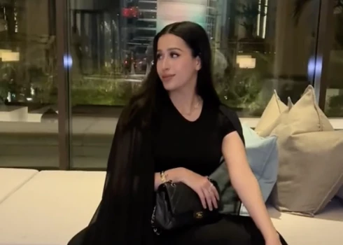 24 gadus veca sieviete parāda, kā dzīvo "īsta Dubaijas mājsaimniece"