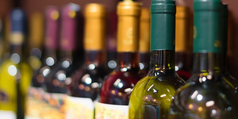 Sankcijas? Vīnu eksportā uz Krieviju Latvija izstūmusi pat Itāliju, apgalvo vietējie mediji