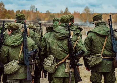Atklāta saikne starp formu ražotāju Krievijas armijai un kompāniju Latvijā