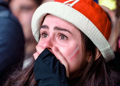 Francija asarās — fantastiskā spēlē regbija pasaules čempione Dienvidāfrika sabradā mājinieku cerības