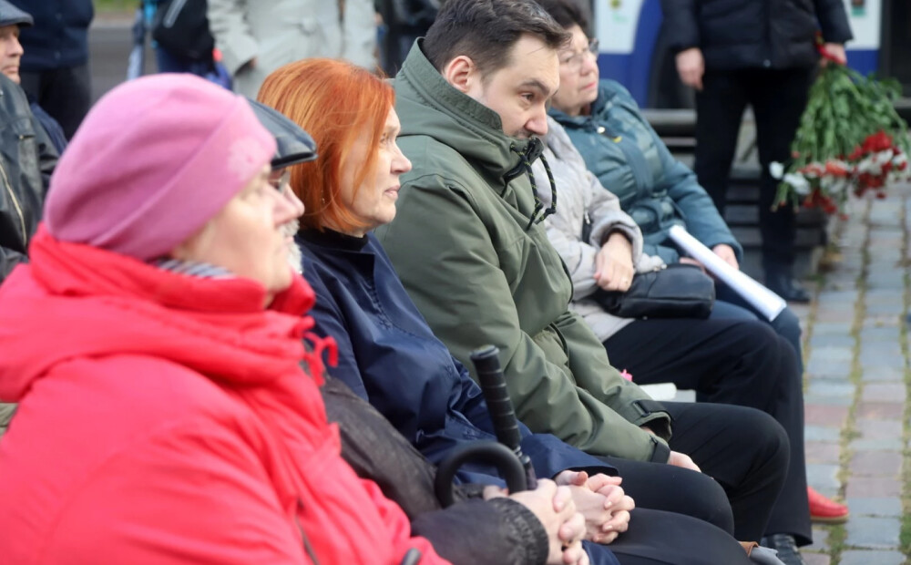 VIDEO&FOTO: “Mēs vairs neesam bāreņu tauta!” Latviešu Valodas dienā konservatīvie un Langa aicina pārrunāt latviešu valodas nozīmi