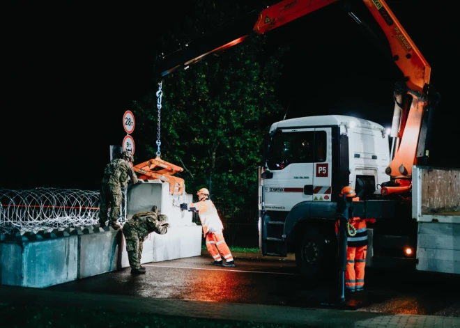 Naktī no svētdienas uz pirmdienu šādā veidā, saskaņā ar Ministru kabineta pieņemto lēmumu, tika slēgts Vientuļu robežšķersošanas punkts uz Latvijas un agresorvalsts Krievijas robežas. Tagad uz tilta pār Lodumkas upi Latvijas pusē uzstādītas piecas dzeloņstiepļu rindas un betona bloki kā vieglā, tā smagā transporta plūsmas bloķēšanai. 