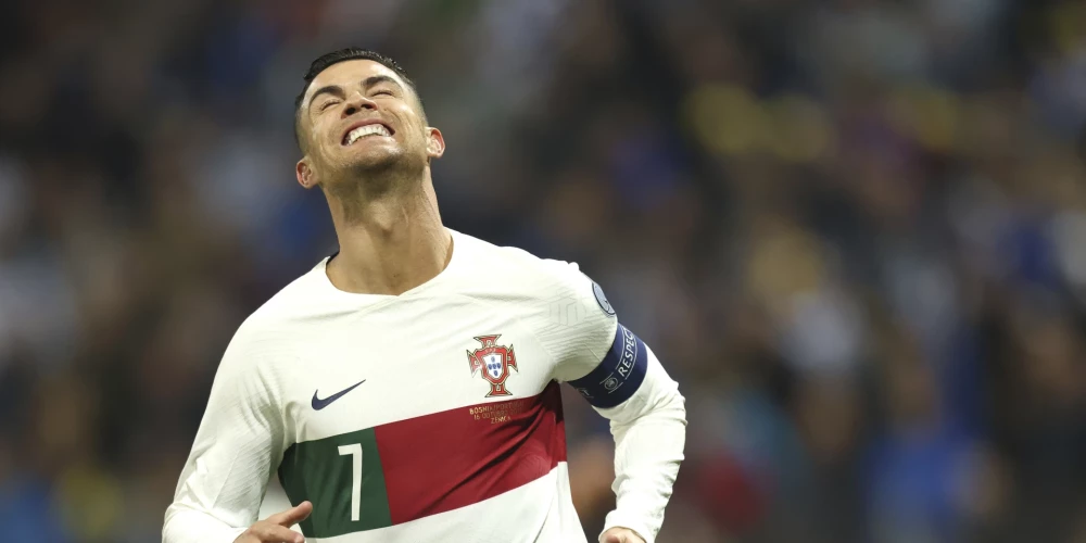 Ronaldu turpina "plosīties" — atkal divi vārti Portugāles graujošā uzvarā