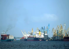 Šogad samazinājies Latvijas ostās pārkrauto kravu apjoms