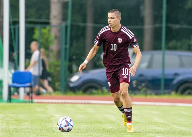 Latvijas U-21 futbola izlase pārspēj Turciju; Grabovskim "pokers" U-19 izlases uzvarā