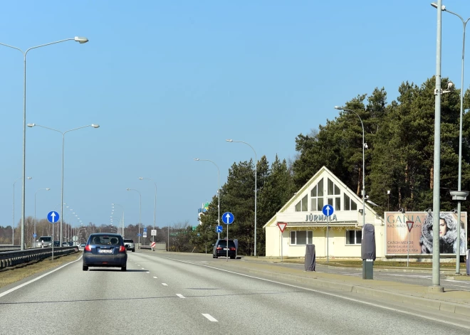 Jūrmalas dome atklāj, kāpēc nepieciešama maksas iebraukšana Jūrmalā