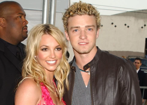 Britnija Spīrsa un Džastins Timberleiks 2002. gada janvārī.