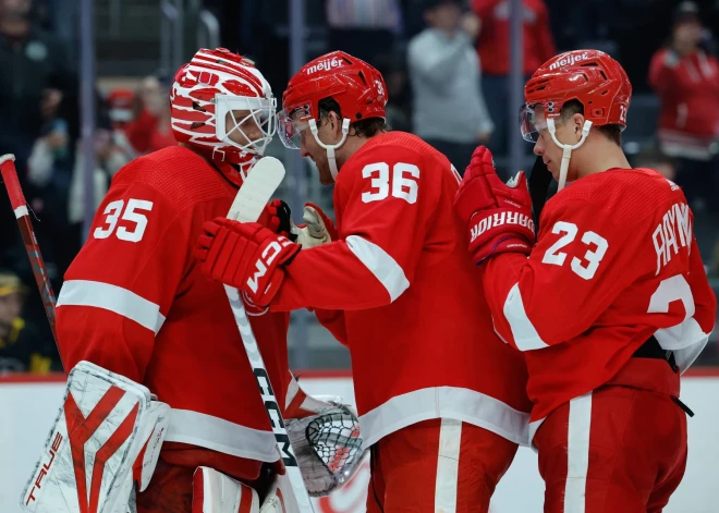 "Red Wings" un "Senators" turpina uzvaru sērijas