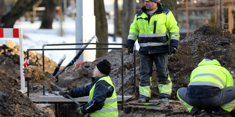 Строительные работы на улице Прагас.