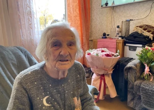 Жительница Даугавпилса отметила 104-й день рождения! Вице-мэр подарил ей 200 евро