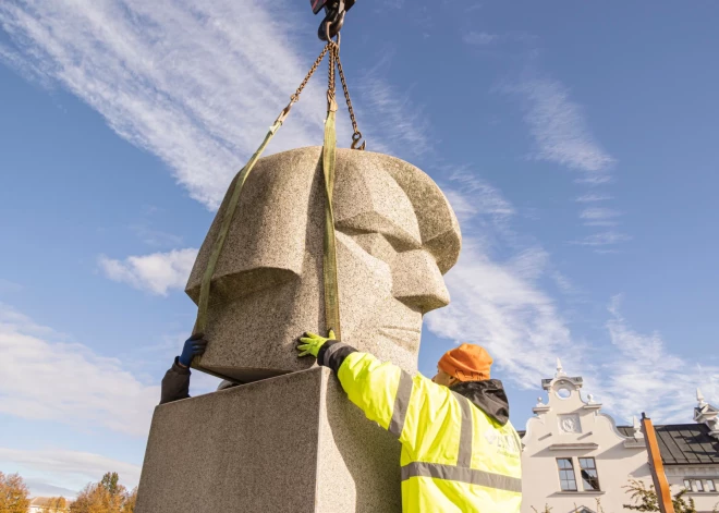 Liepājā uzstāda pieminekli Kārlim Zālem