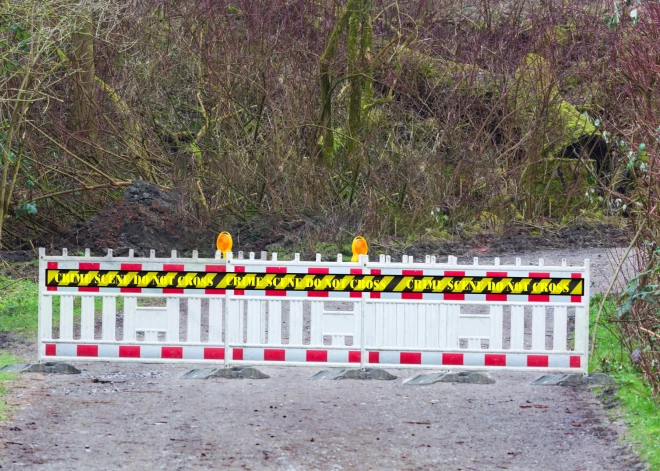 Ilgāk nekā diennakti apturēta satiksme uz Lielbritānijas ceļa, izmeklējot slepkavību, kas patiesībā izrādās kaut kas negaidīts