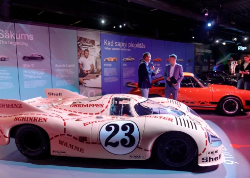"Розовая свинья" покинула Латвию: выставку Porsche в Рижском Мотор-музее посетили почти 20 тысяч человек