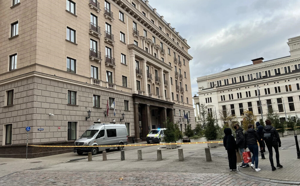 Viesnīca Rīgā saņem viltus draudus dienā, kad tajā apmetas Krievijas opozicionārs Hodorkovskis