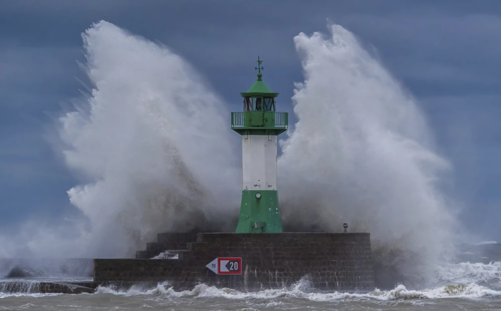 Maritime Accident near Heligoland: Search for Survivors and Updates on Sinking Ship ‘Verity’ and Afloat Ship ‘Polesie’