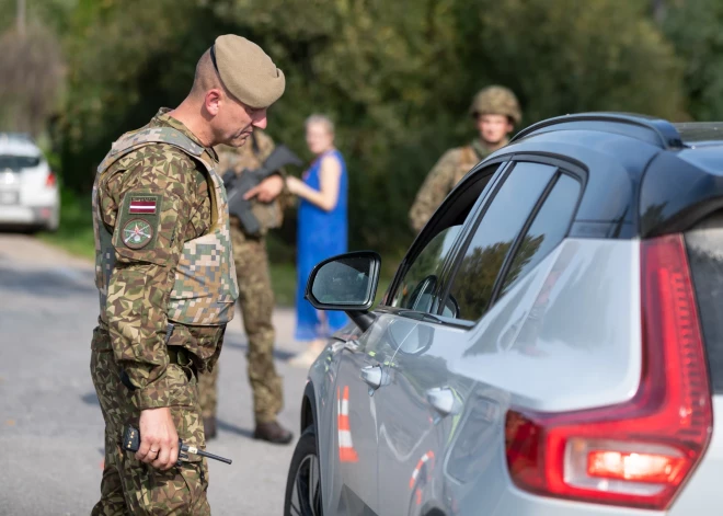 Latvijas austrumu pierobežā notiek visaptverošās valsts aizsardzības mācību “Namejs 2023” aktīvā fāze, kuras laikā tiek trenēta Nacionālo bruņoto spēku vienību spēja ātri un efektīvi izvērsties uzdevumu izpildei jebkurā vietā Latvijā.