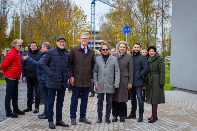 В мероприятии приняли участие мэр Вилнис Кирсис, а также представители Рижской думы, Латвийского университета и делового квартала Mūkusalas Biznesa Centrs.