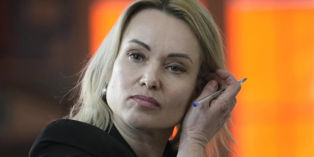 Суд лишил родительских прав уехавшую из России экс‑редактора Первого канала Марину Овсянникову