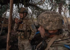 Ukrainas armijas karavīri tranšejā pie Robotines. 2023. gada 1. oktobris.