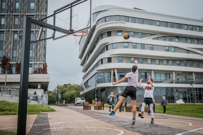 3x3 ielu basketbola laukums.