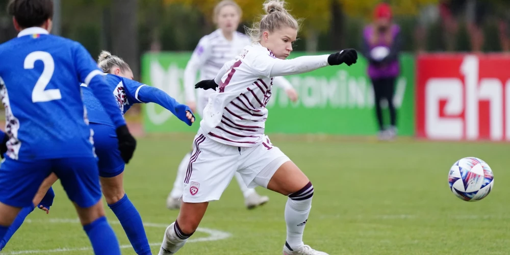 UEFA Nāciju līgas spēle starp Latvijas un Moldovas sieviešu futbola izlasēm Zemgales Olimpiskā centra Jāņa Lūša stadionā