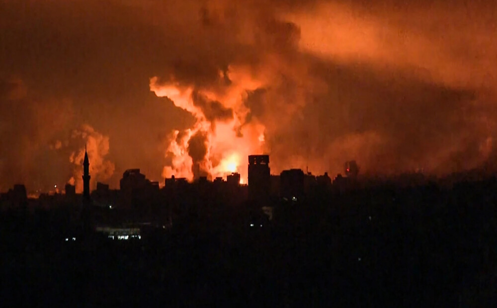 Izraēlas spēkiem pastiprinot uzbrukumus, Gazas joslā pārtrūkst visi sakari ar pārējo pasauli