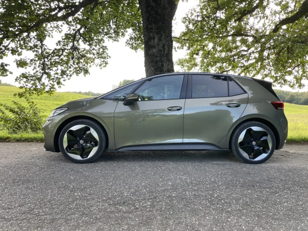 Volkswagen ID.3 ārējais dizains rāda, ka šis ir lādzīgs ģimenes auto.