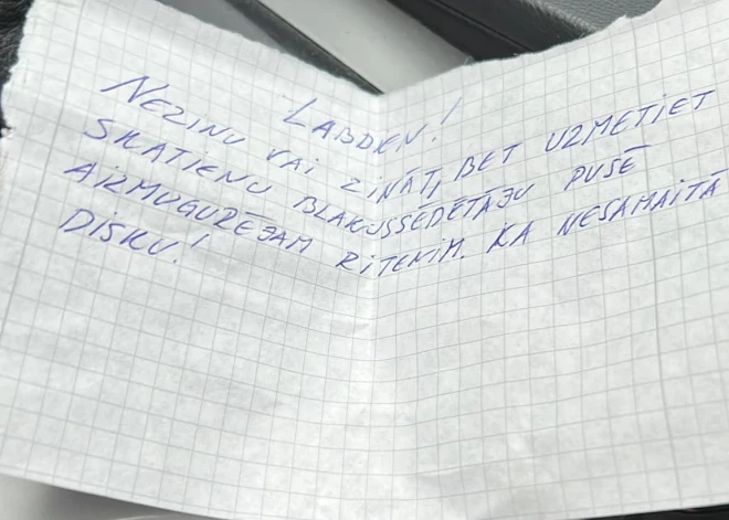 "Спасибо, добрый человек!": жительница Вентспилса растрогалась от записки, которую ей оставил на машине незнакомец