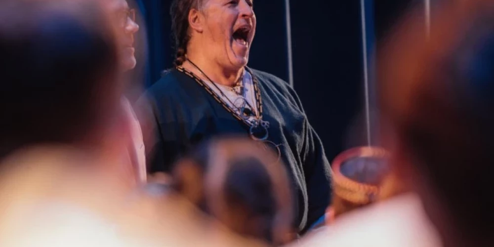 FOTO: "Es jūtos aplaudēts, ne bišķiņ, bet daudz un no sirds!" Agris Daņiļevičs ir saviļņots par 60 gadu jubilejas koncerttūrē pieredzēto