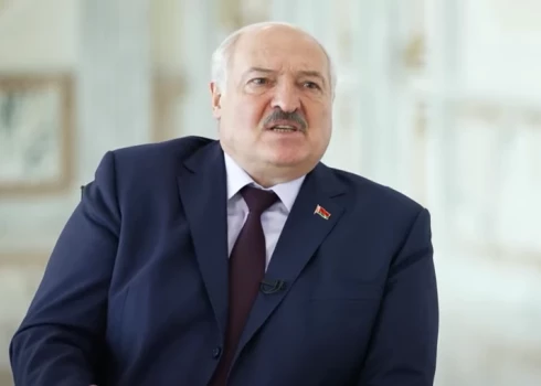 Lukašenko turpina atriebties "Nivea" un "Škoda" par hokeja pazemojumu