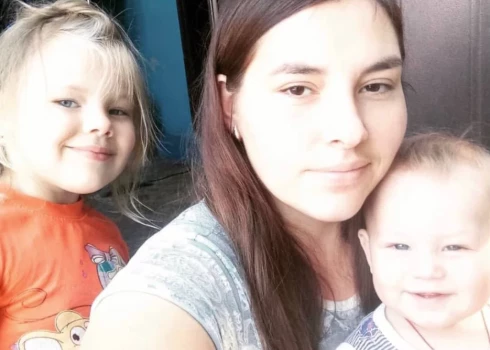 Okupantu Volnovahā nogalinātā mamma ar bērniem (ekrānuzņēmums no "X")