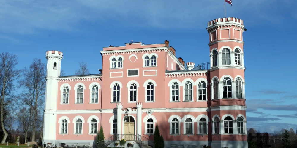 Бириньский дворец