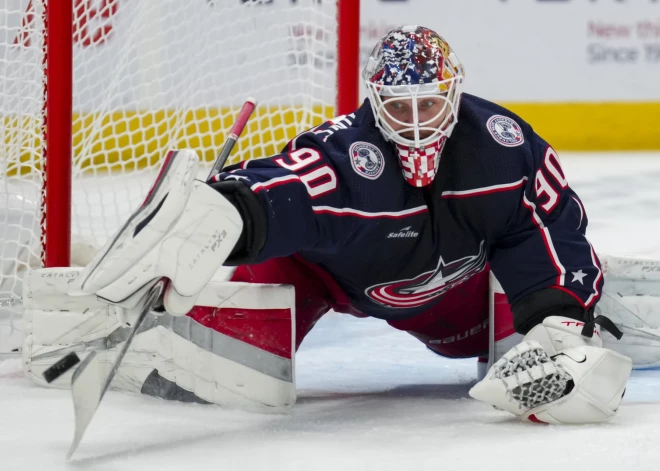 Merzļikins kļūst par zvaigzni, atvairot 27 metienus "Blue Jackets" uzvarā