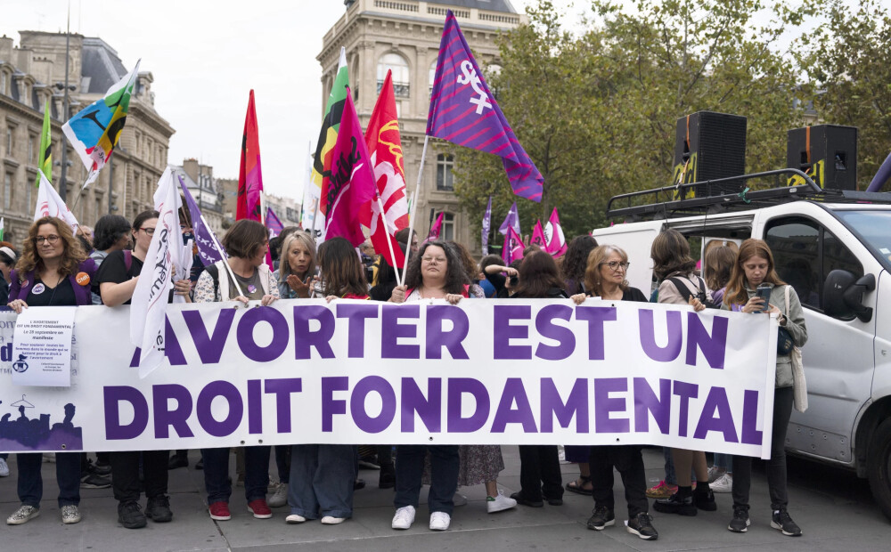 Francija vēlas nostiprināt konstitūcijā tiesības uz abortu