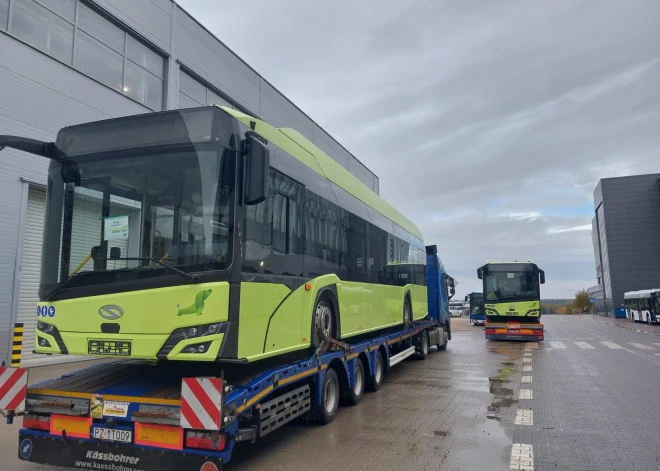 Ceļu uz Rīgu sākuši pirmie "Rīgas satiksmes" elektroautobusi