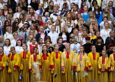 Эстония приглашает иностранные коллективы регистрироваться на свой Праздник песни и танца
